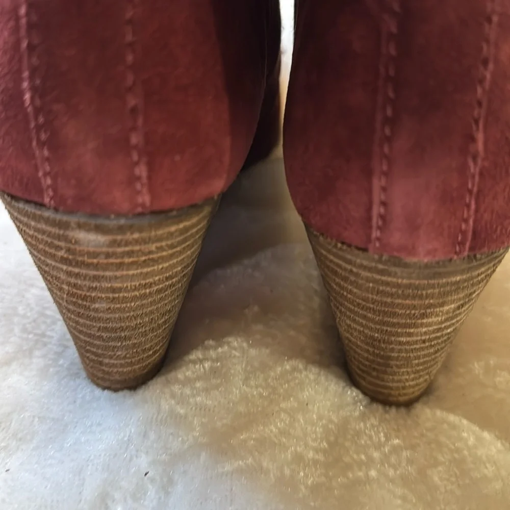NWOB Diba Blake Burgundy Suede Bootie Sz 8.5